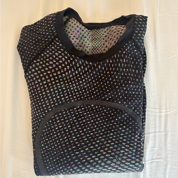 Lululemon Swiftly Tech Long Sleeve 2.0 in Grid Warp Black/Neon Multi - Picture 2 of 4
